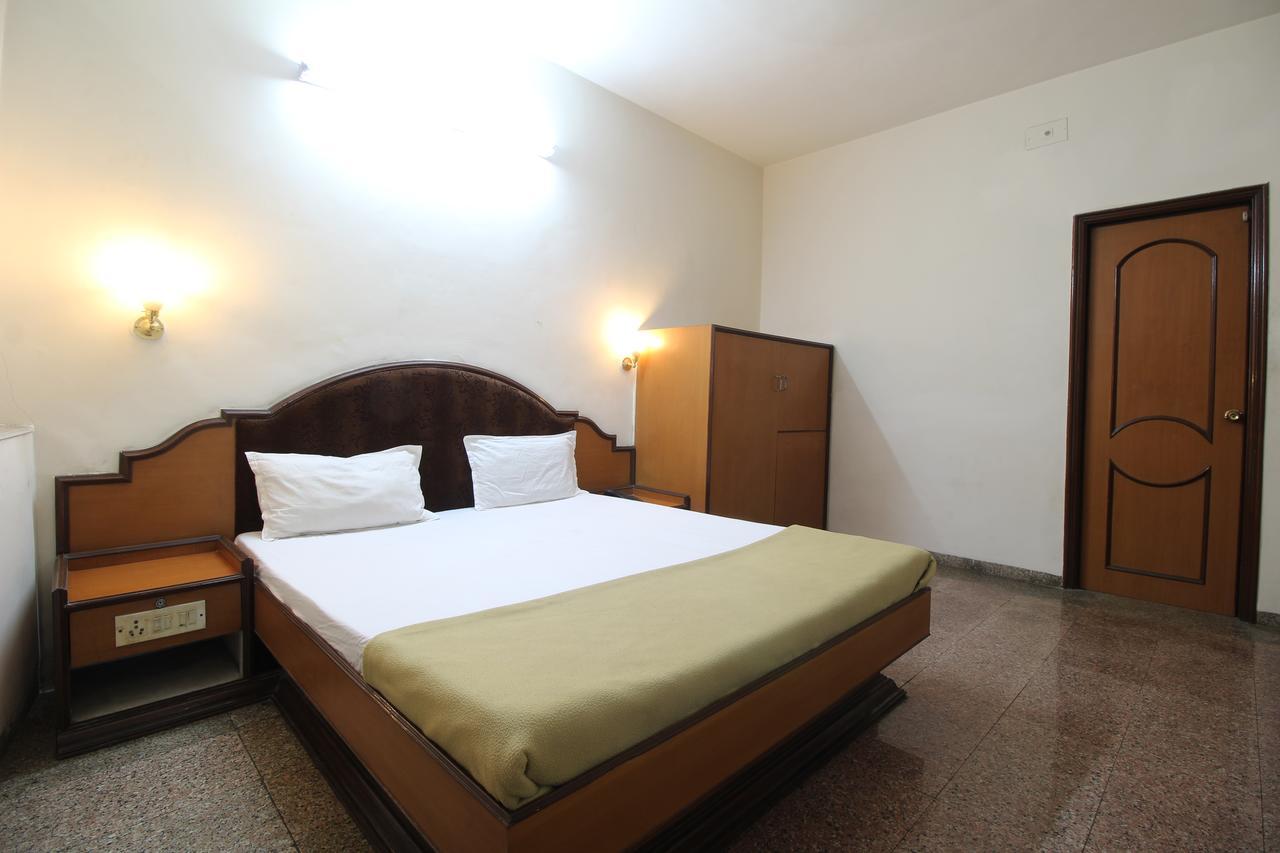 Soubhagya Inn Silvassa Ngoại thất bức ảnh