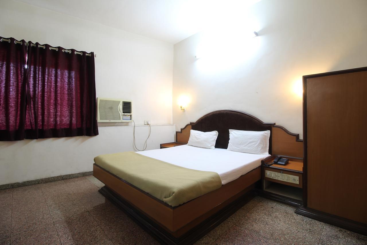 Soubhagya Inn Silvassa Ngoại thất bức ảnh